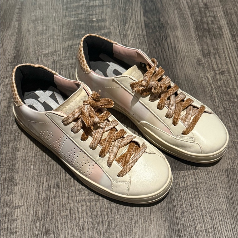 MAKE AN OFFER 🌟 P448 John Gardenia Sneakers